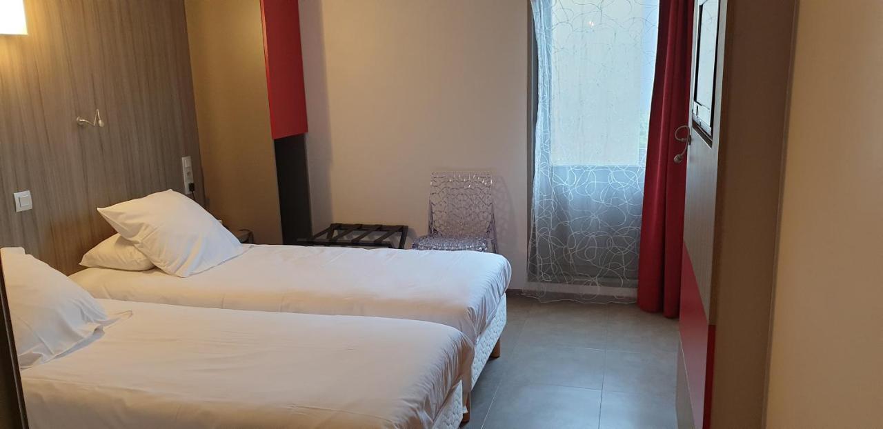 Brit Hotel La Ferte Bernard Buitenkant foto