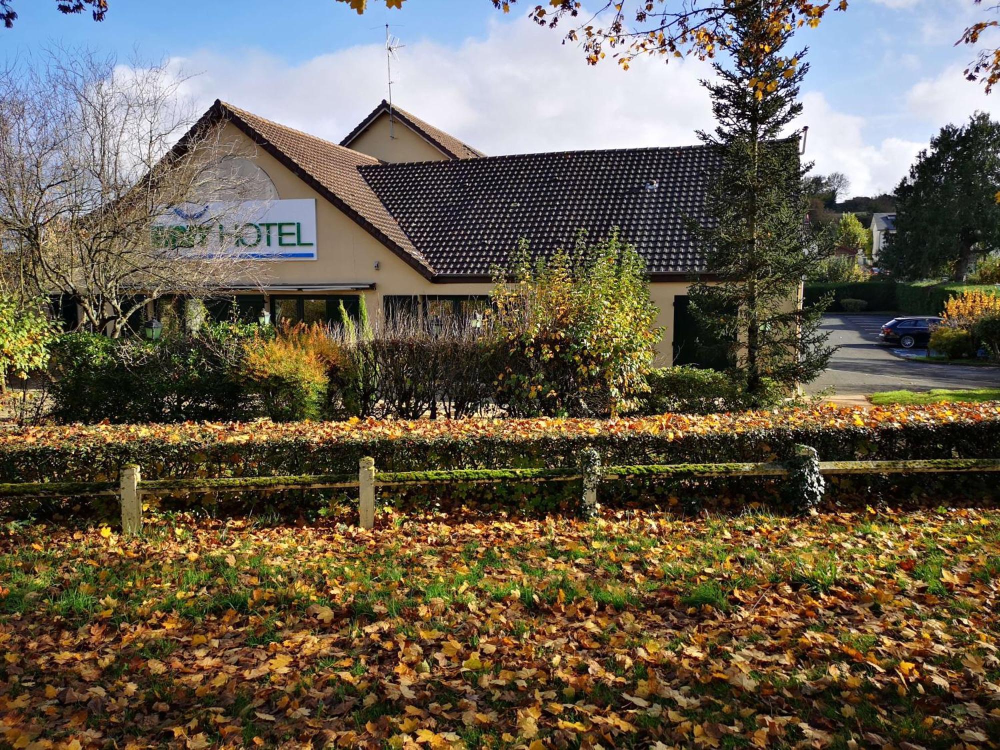 Brit Hotel La Ferte Bernard Buitenkant foto