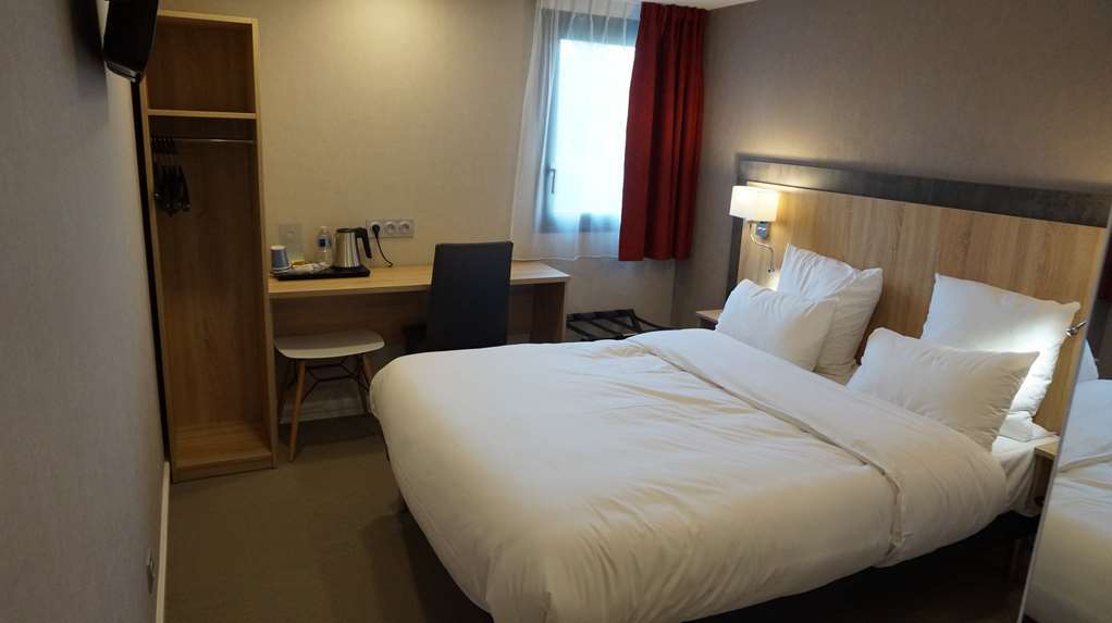 Brit Hotel La Ferte Bernard Kamer foto
